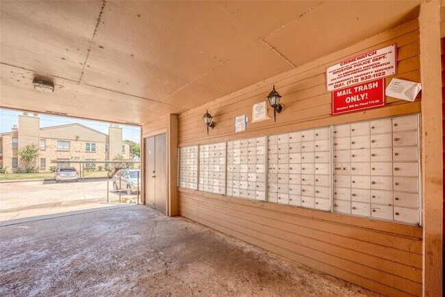 Foto del edificio - 10555 Turtlewood Ct