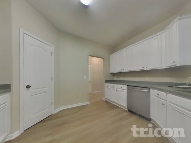 Building Photo - 111 Bethany Manor Dr