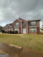 Building Photo - 3682 Fremont Dr