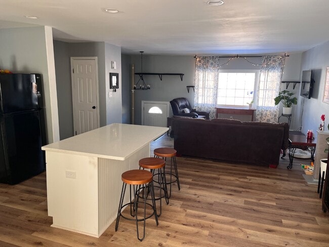 Foto del edificio - 243 Turnwood Dr