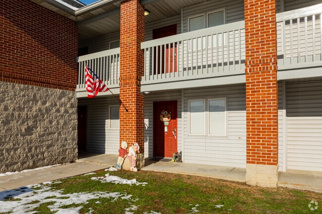Building Photo - Modern Living. Connected Location. Rochester Manor in Muncie.