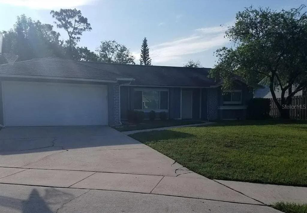 Foto principal - 2213 Excalibur Dr