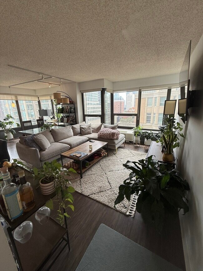 Foto del edificio - 30 E Huron St