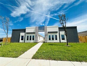 Building Photo - 4216 Walnut Ave