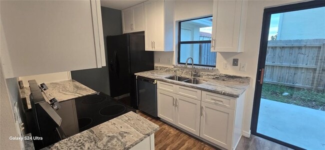 Foto del edificio - 6299 Arlington Ct