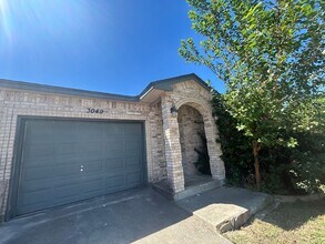 Building Photo - 3049 Pine Valley Dr