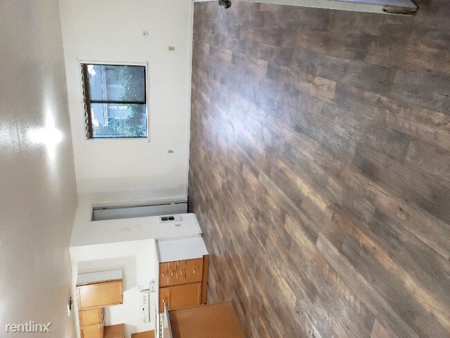 Building Photo - 2 br, 1 bath House - 207 Z ST B Unit B