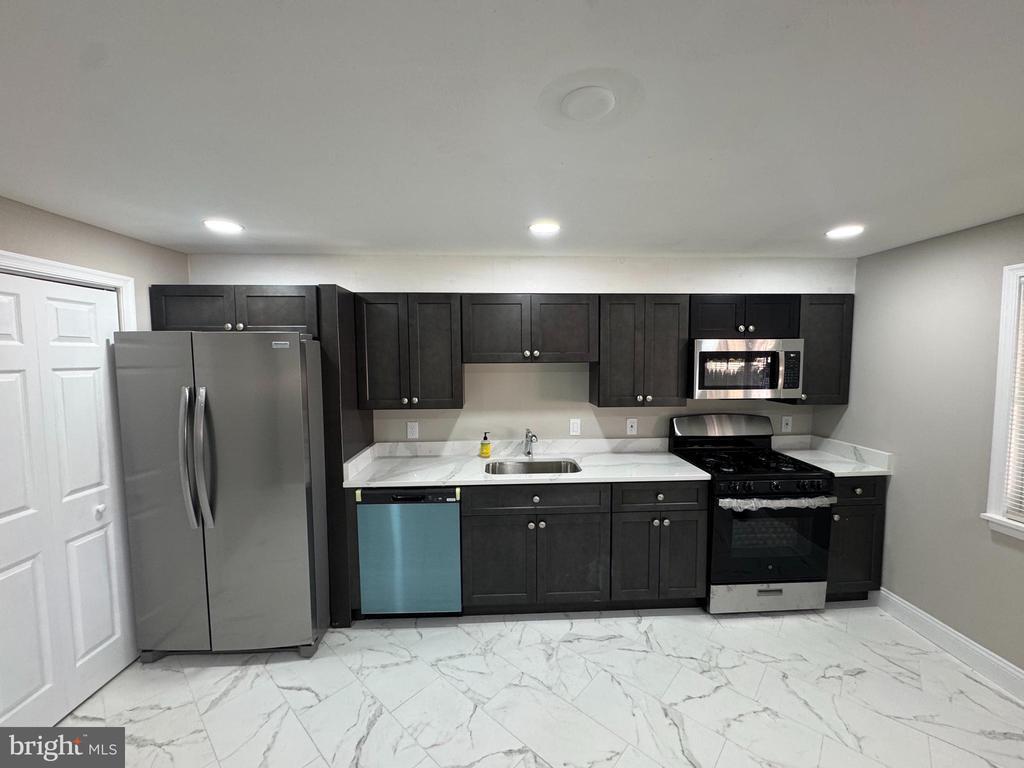 Foto principal - 8050 Lansdale Rd