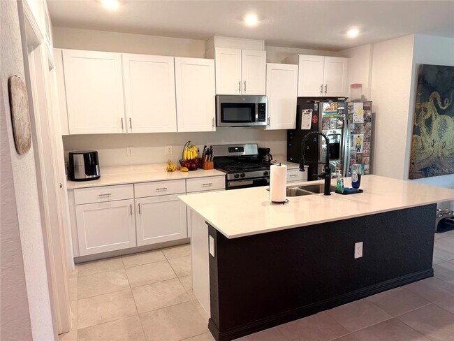 Building Photo - 9116 Tequila Sunrise Dr