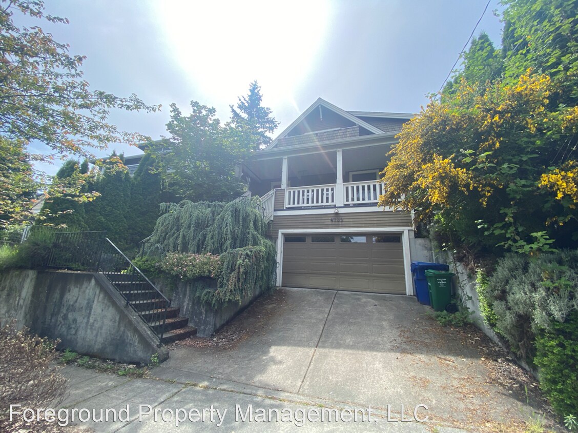 5 br, 3 bath House - 4739 Latona Ave NE - 5 br, 3 bath House - 4739  Latona Ave NE