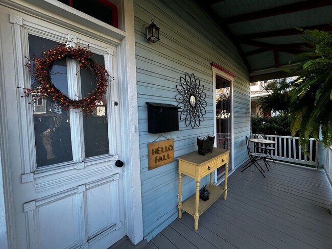 Foto del edificio - Cozy & Updated - 3 BR home in Old SW!