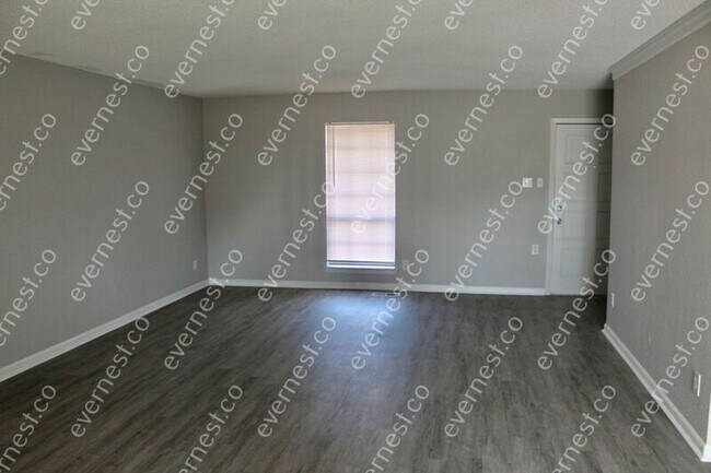 Building Photo - 400 Timberline Dr