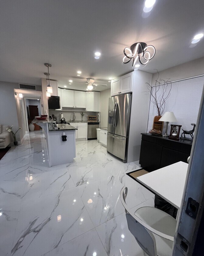 Foto principal - 253 Burgundy Ave