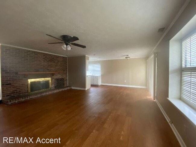 Building Photo - 3 br, 2 bath House - 13 Marseilles Court