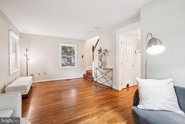 Foto del edificio - 112 E Walnut St