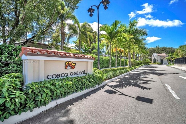 Building Photo - 3825 Estepona Ave