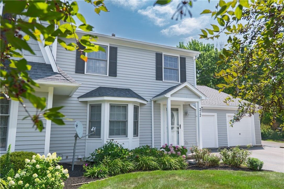 Foto principal - 217 Wycliff Dr