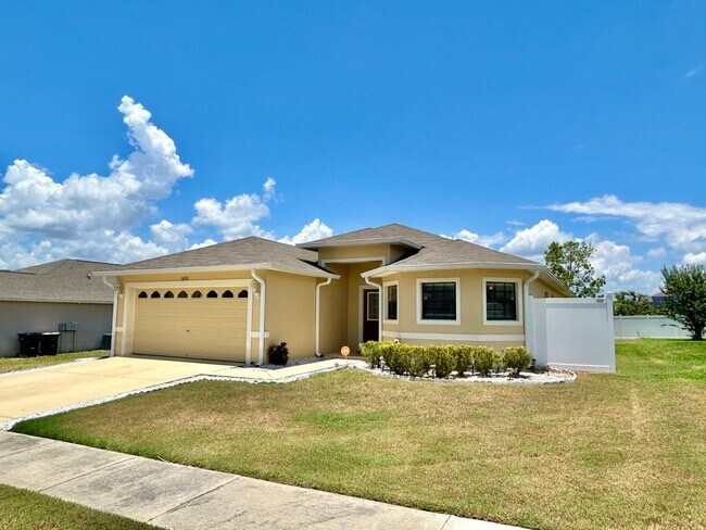 Foto del edificio - Designed for Living! 4beds, 2baths, attic ...