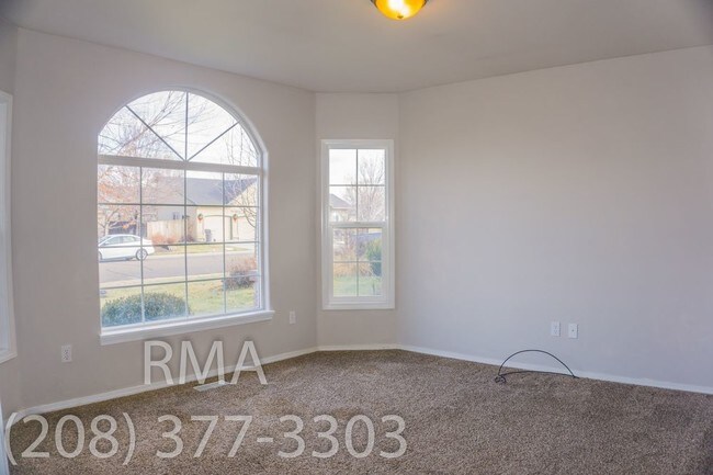 Building Photo - 5517 N Rosepoint Way