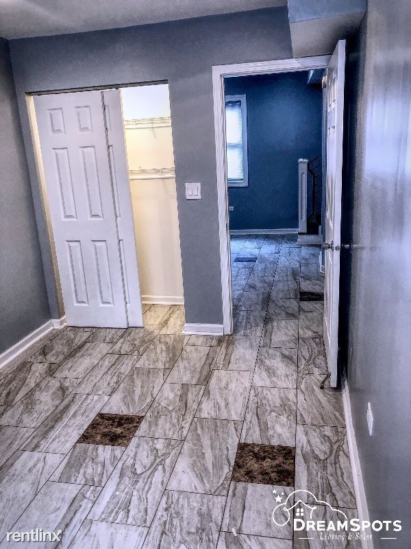 Foto del edificio - 6610 S Kenwood Ave