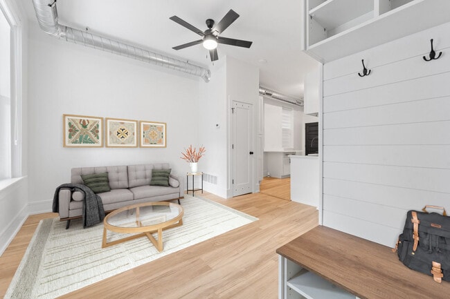 Foto del edificio - 1743 W 18th Pl