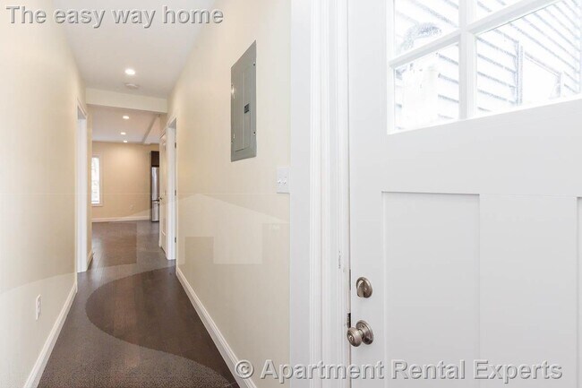 Building Photo - Jamaica Plain 2 BR, 2.5 Baths - Gut Reno -...