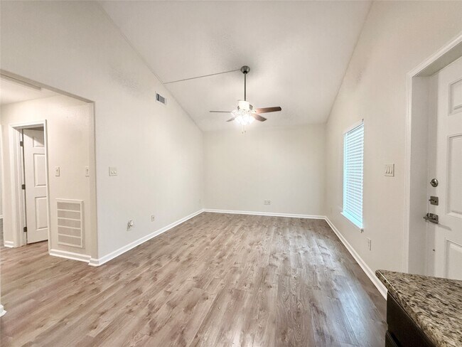 Foto del edificio - 420 Winding Way St