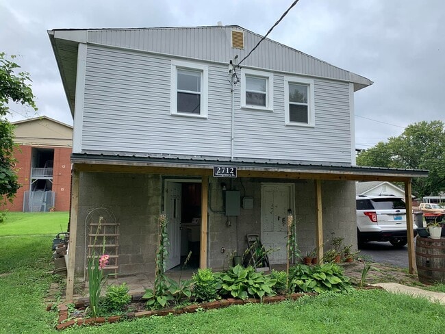 Building Photo - 2712 Montgomery St