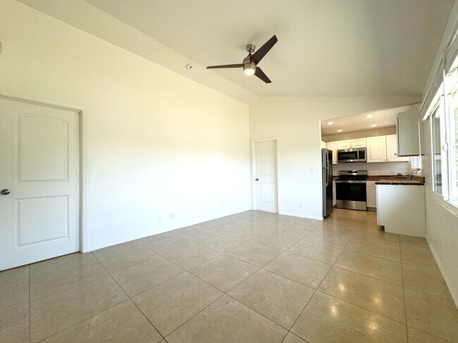 Building Photo - 73485 Shadow Mountain Dr