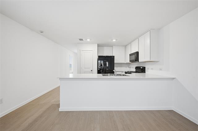 Building Photo - 1037 Raintree Rd