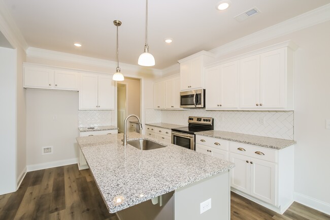 Foto del edificio - 6053 Bakerville Ln