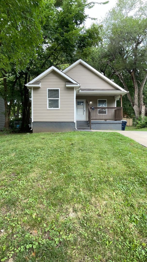 Building Photo - Beautifully Redone 4 bedroom, 2 bathroom h...