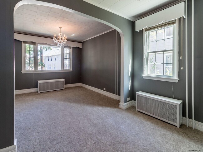 Building Photo - 415 Broadway