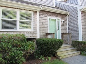 Building Photo - 45 Harbor Hill Dr