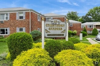Building Photo - 43 Conforti Ave