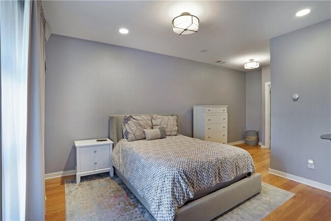 Foto del edificio - 472 Martin St SE