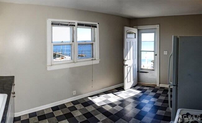 Building Photo - 166 Water St