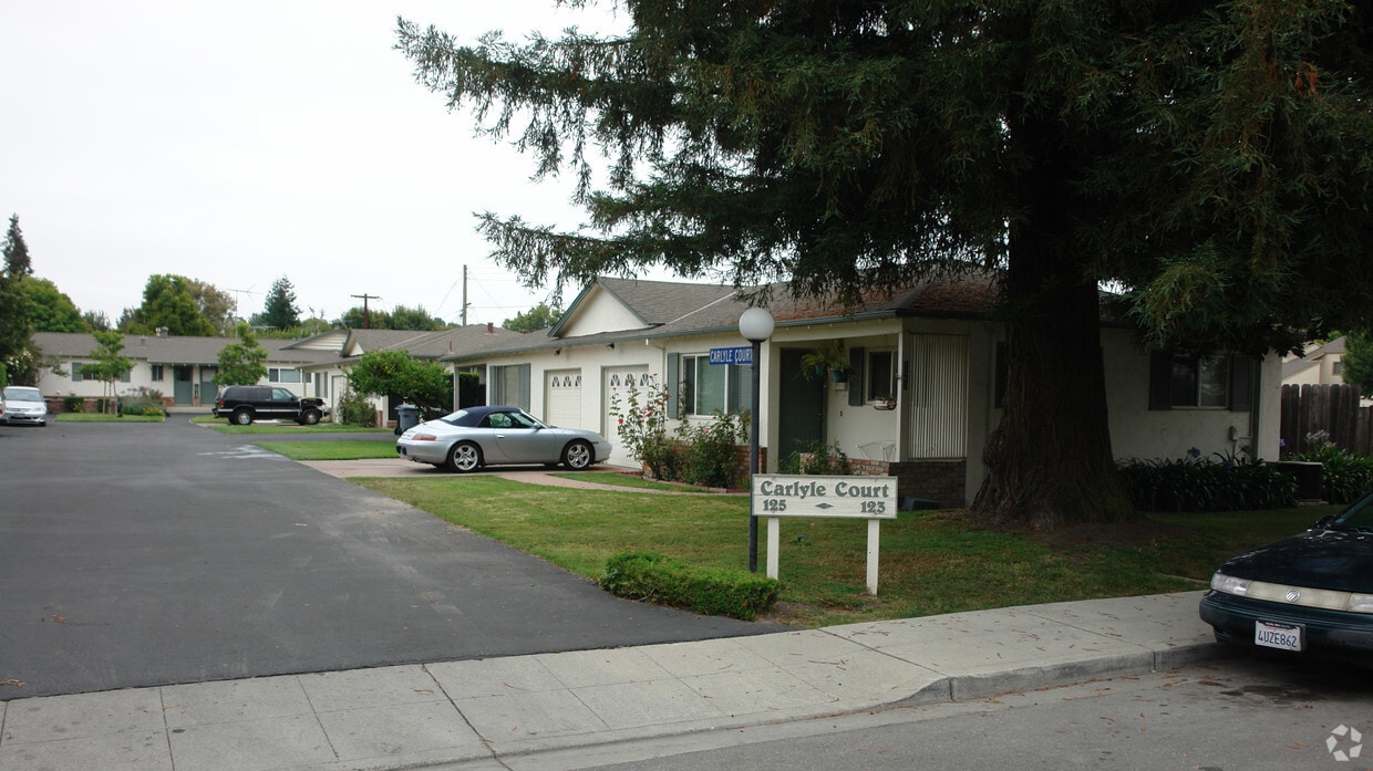 Building Photo - 123-125 Carlyle Ct