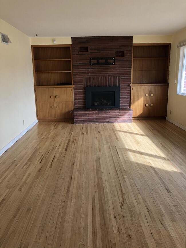 Building Photo - 1726 Alder Dr