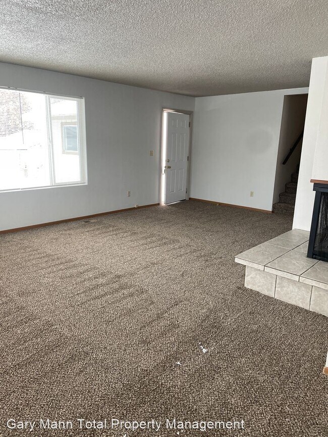 Foto del edificio - 4 br, 2.5 bath House - 204 W. Nelson Rd