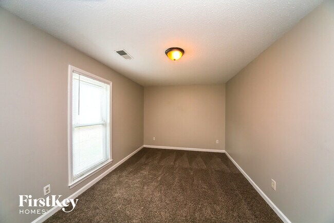 Foto del edificio - 6980 Timber Rise Cove
