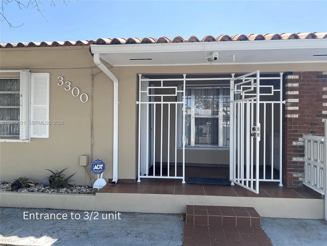 Building Photo - 3300 SW 10th St