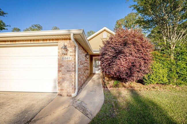 Foto del edificio - 3 bed 2 bath home with pool in Gulfport