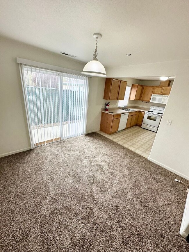 Foto del edificio - 685 Leslie Ct