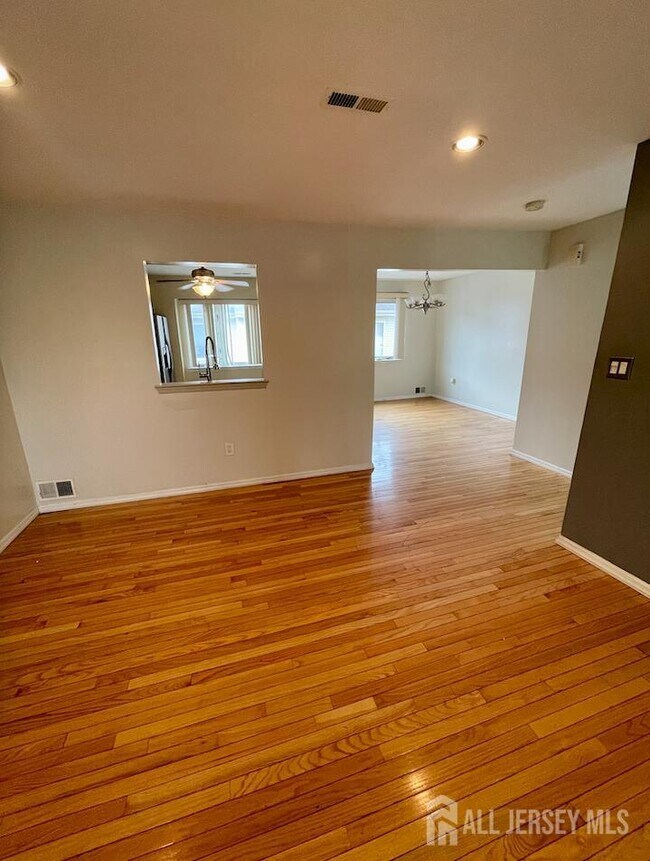 Foto del edificio - 410 Johnstone St