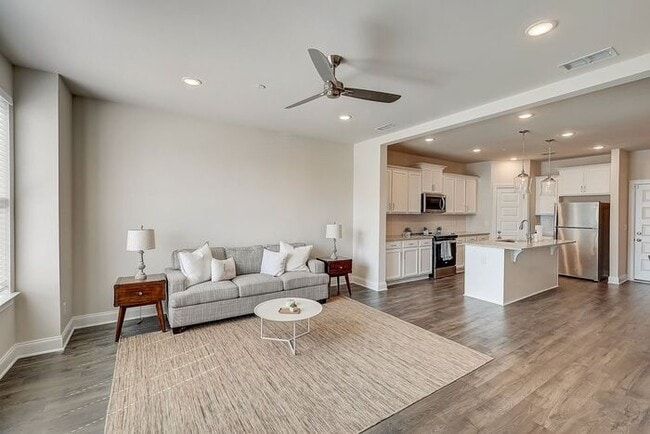 Foto del edificio - 1001 Lifford Ln