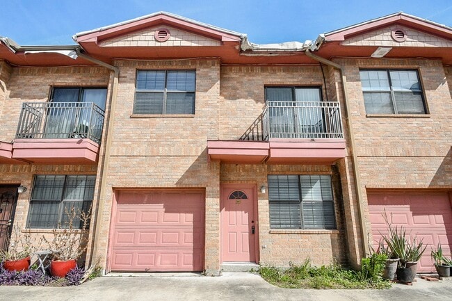 Building Photo - 9400 Bellaire Blvd