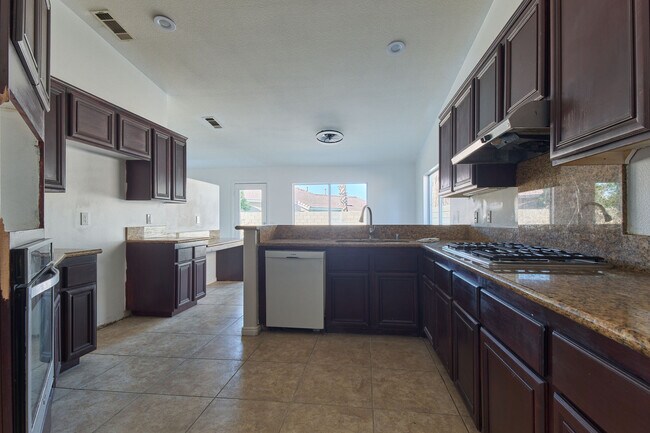 Building Photo - 79830 Dandelion Dr