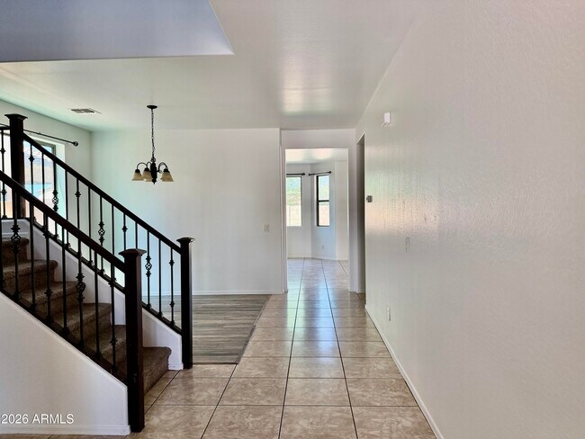 Foto del edificio - 3340 S Sunland Dr