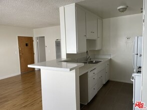Building Photo - 1137 Wilcox Pl